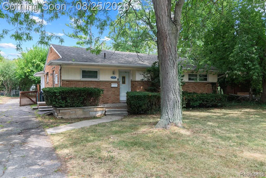 3 bed, 2.0 bath, 1876 sqft, $2,000 — Photo 3