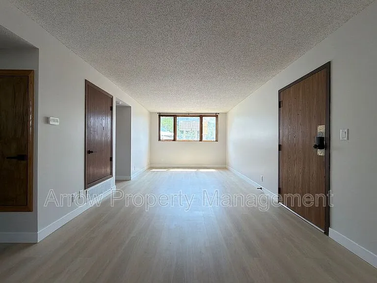 2323 T St #7 — Photo 7