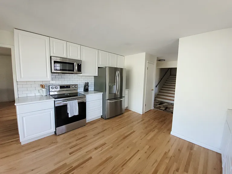 517 E McGee St — Photo 16