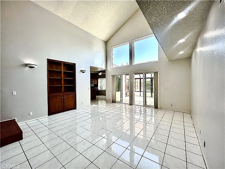 10 Bluff Point Cir — Photo 16