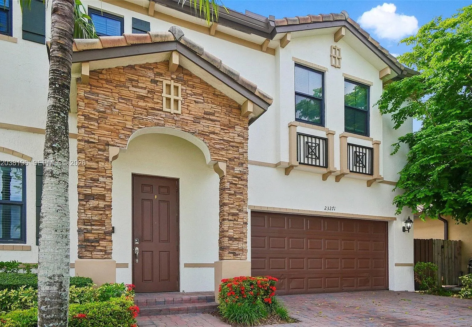 4 bed, 2573 sqft, $4,500 — Photo 1
