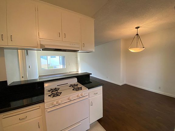 5th image of 1339 Federal Ave APT 7A