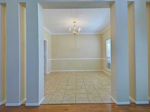 5th image of 10810 Ryan Oaks Dr