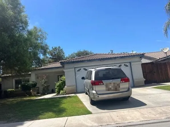 710 Isla Bonita St, Bakersfield, CA 93307