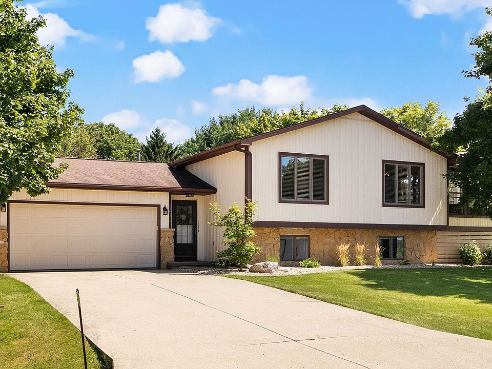 1st image of 2412 Wayne Cir