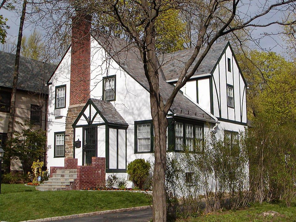 Beautiful Fleetwood Tudor on a Quiet Street