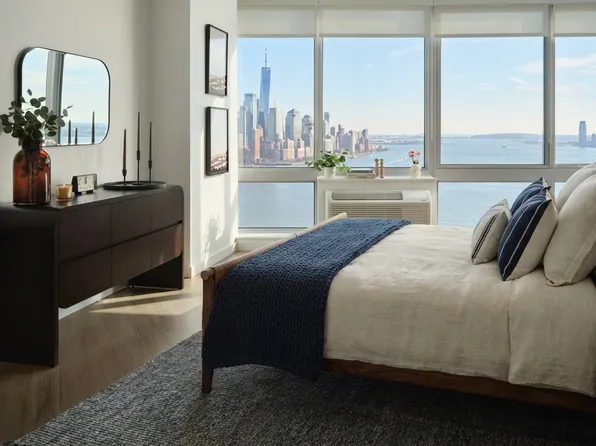 10 Hudson Street image 1 of 36