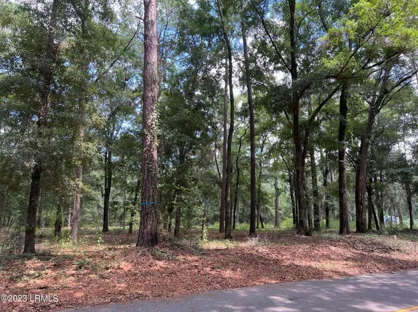 37 Fiddler Dr, Beaufort, SC 29907