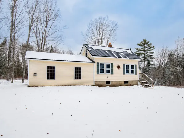 312 Williams Road, Bradford, ME 04410
