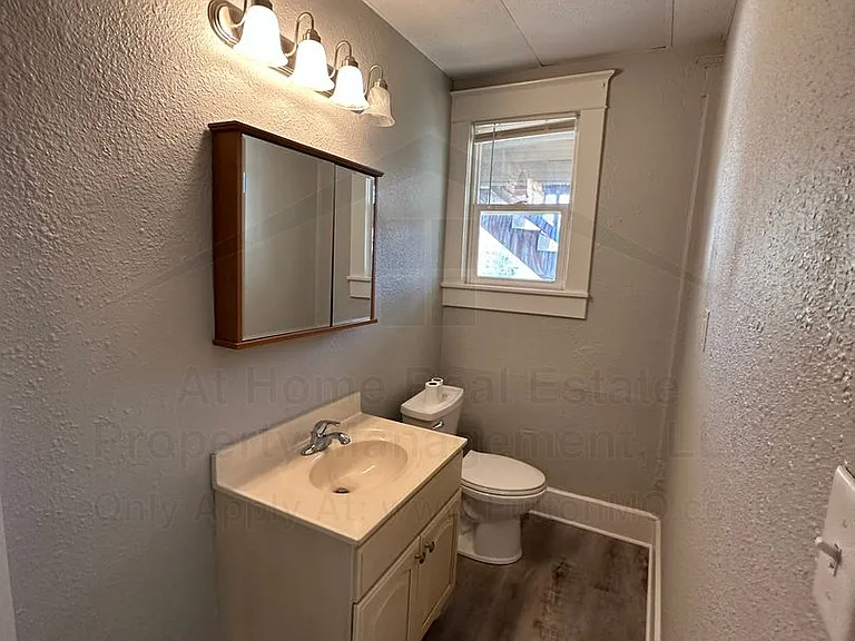 1016 Bluff St — Photo 11