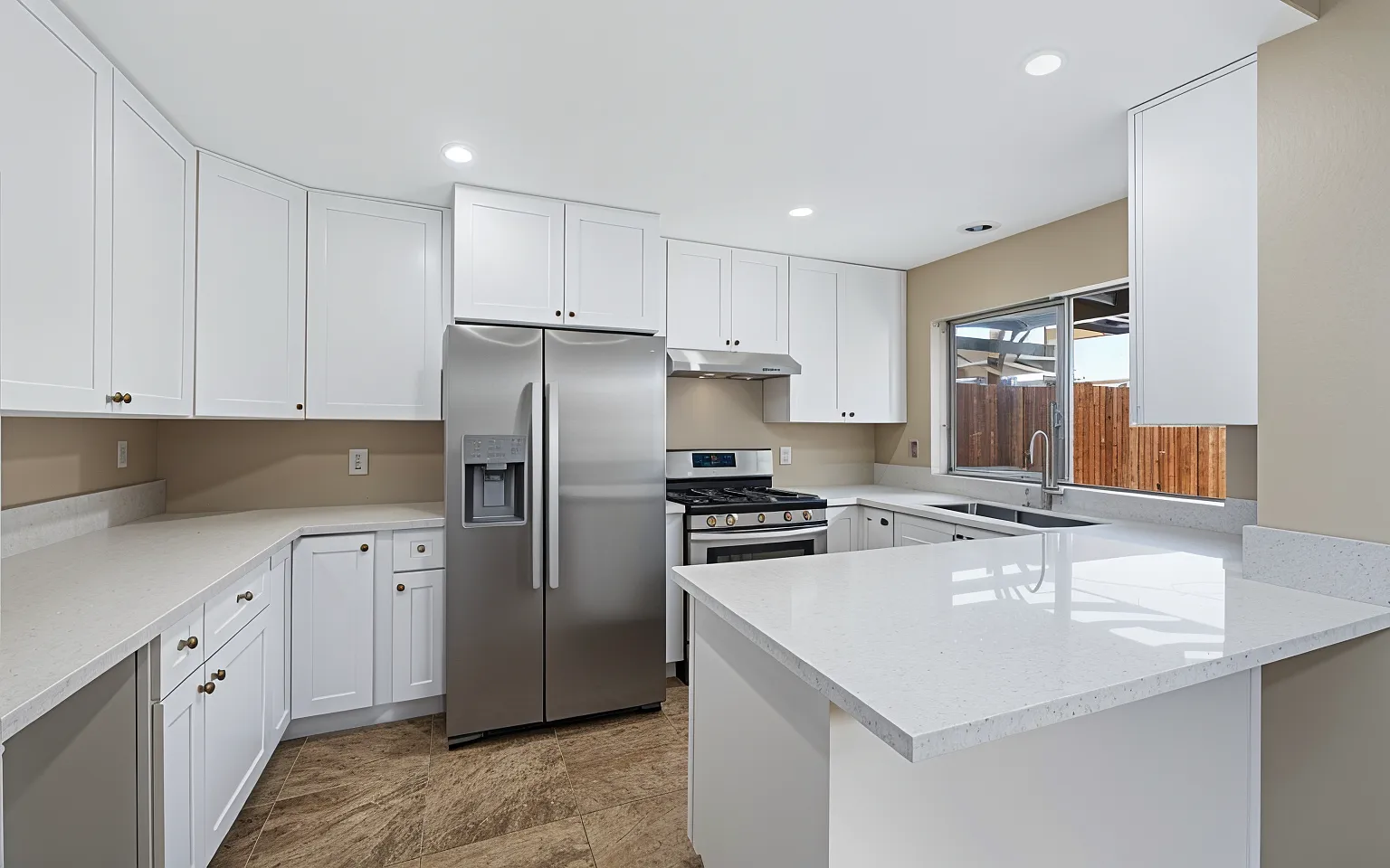 3 bed, 1200 sqft, $2,500 — Photo 3