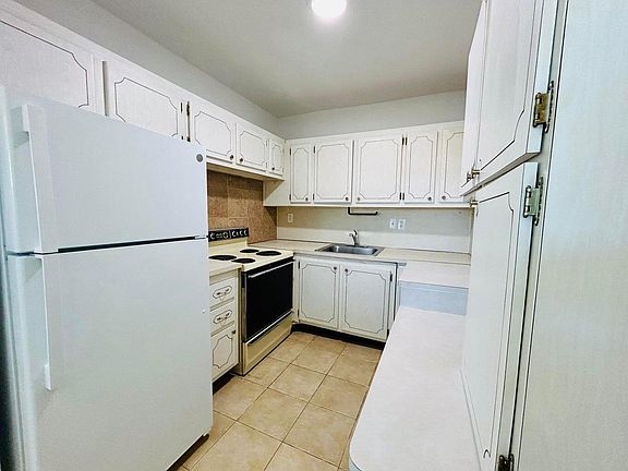 4th image of 239 Norwich J