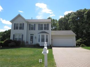 25 Anne C Holst Ct, Warwick, RI 02886