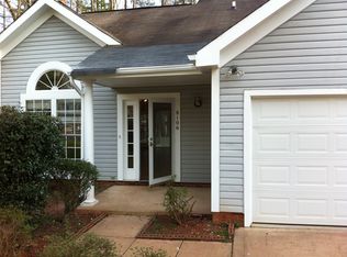 8100 Chestnut Ridge Dr, Charlotte, NC 28215