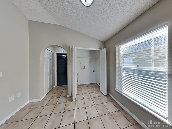 5th image of 3805 Stonefield Dr