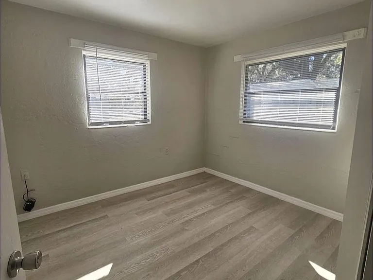 1902 SW 7th Pl #1902 — Photo 9