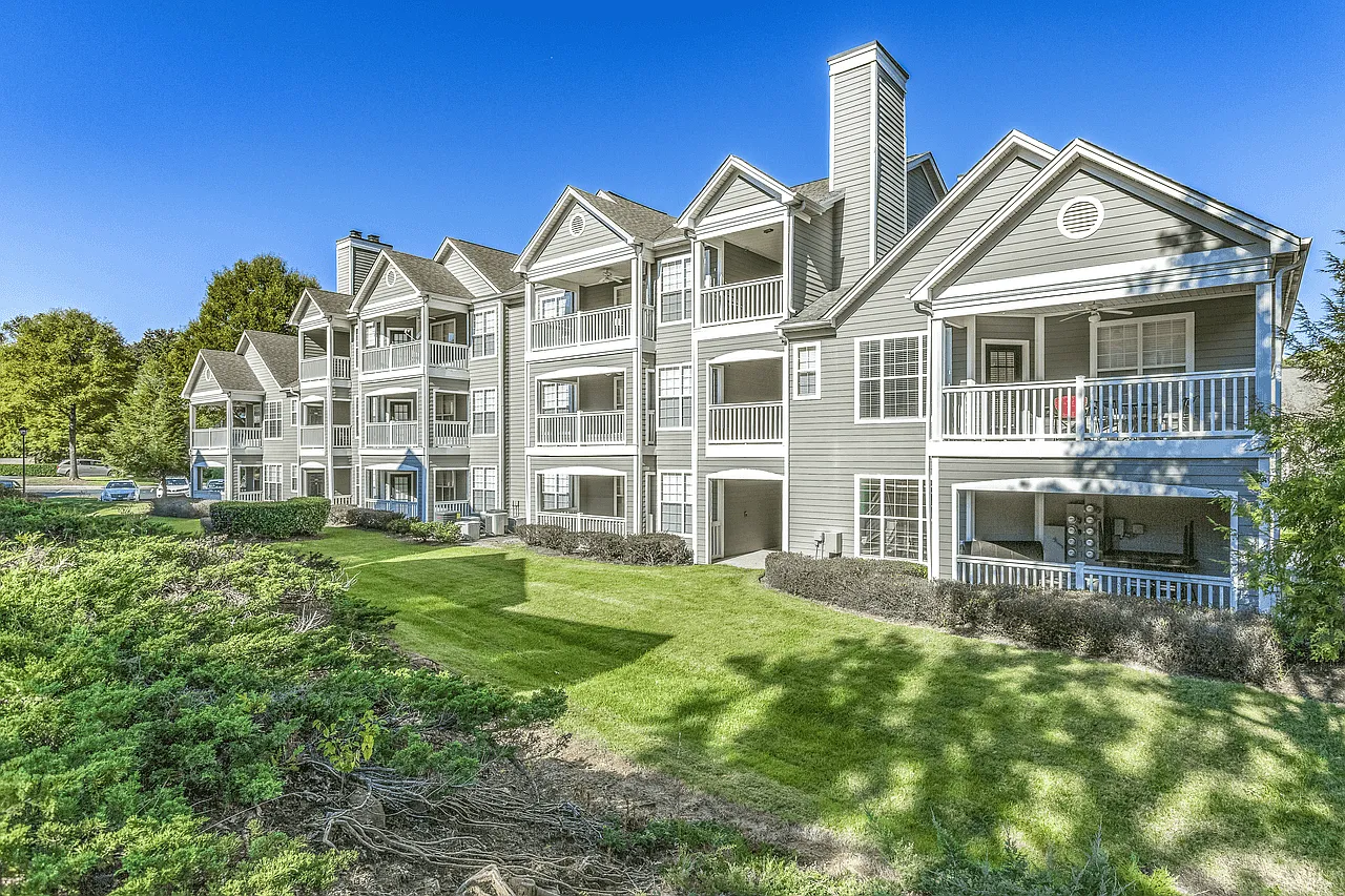 Elan at Mallard Creek Apartment Homes — Photo 1