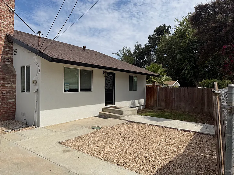11203 Roswell Ave — Photo 23