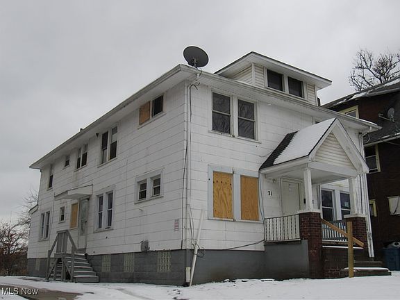 3rd image of 31 McNaughton St