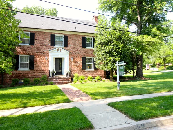3701 Curtis Ct, Chevy Chase, MD 20815