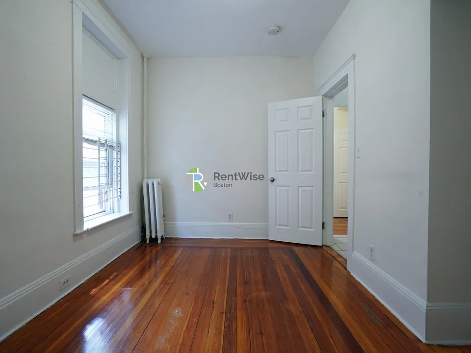 61 Brighton Ave #1