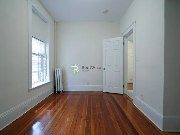 61 Brighton Ave, Allston, MA
