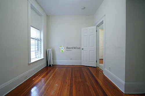 61 Brighton Ave Photo 1