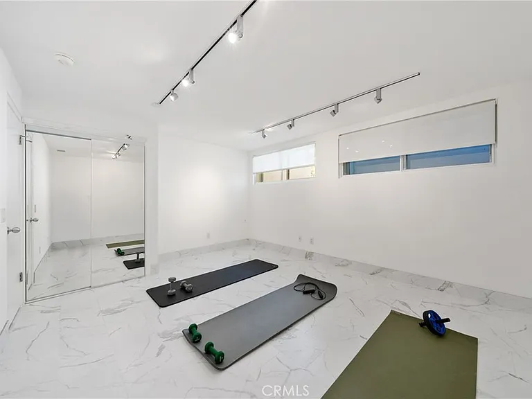 9653 Oak Pass Rd — Photo 18