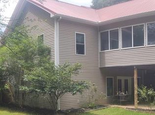 5 Meadow Creek Dr, Arnoldsville, GA 30619