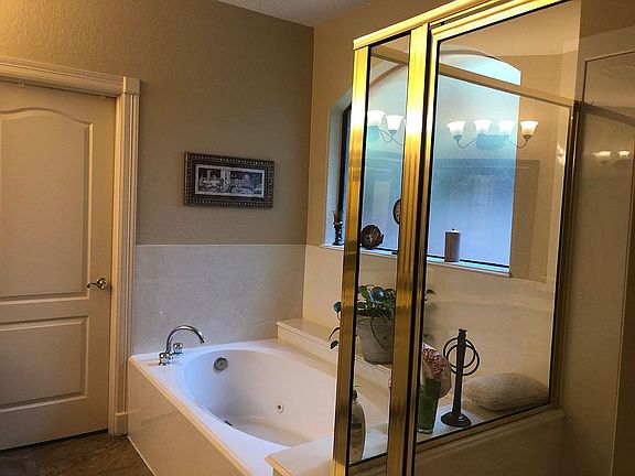 4th image of 292 Timbercreek Dr