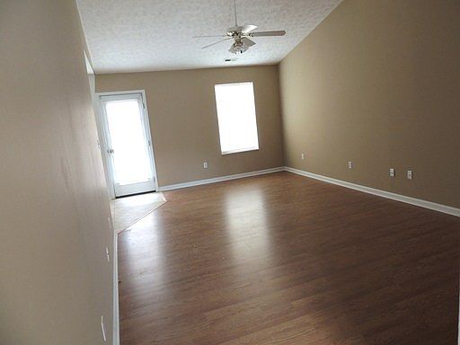 4th image of 2930 Muzzle Ln