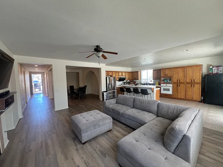 27922 Crescent Ct — Photo 8