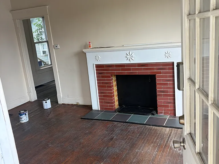 342 W Main St — Photo 4