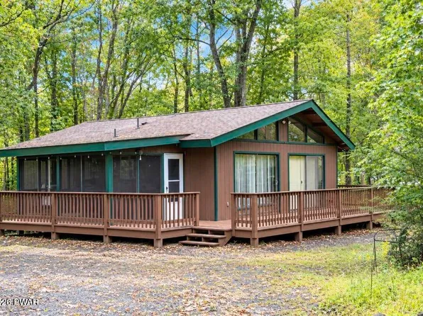 125 Rodeo Dr, Lords Valley, PA 18428