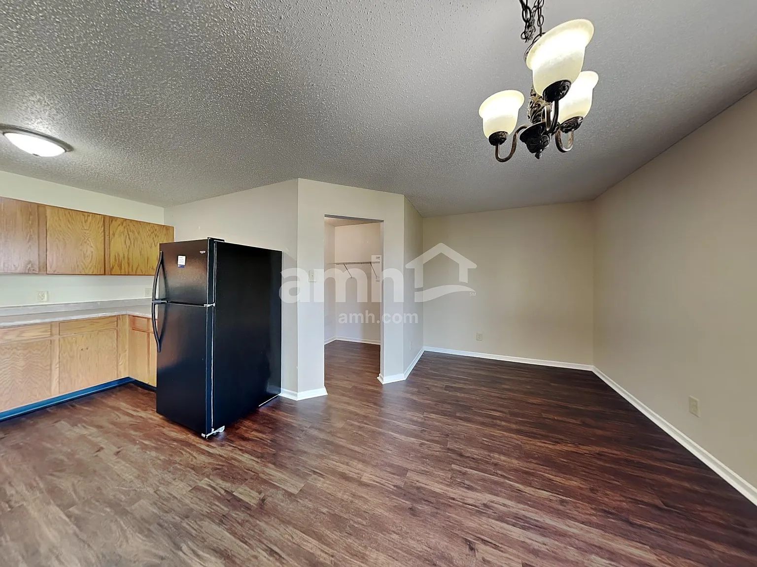 3 bed, 2.0 bath, 3110 sqft, $2,015 — Photo 4
