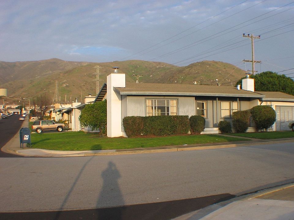 2nd image of 1276 Crestwood Dr