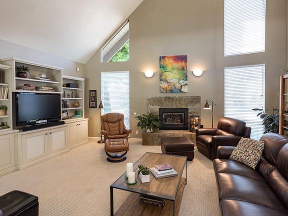 4th image of 2213 Raintree Ln