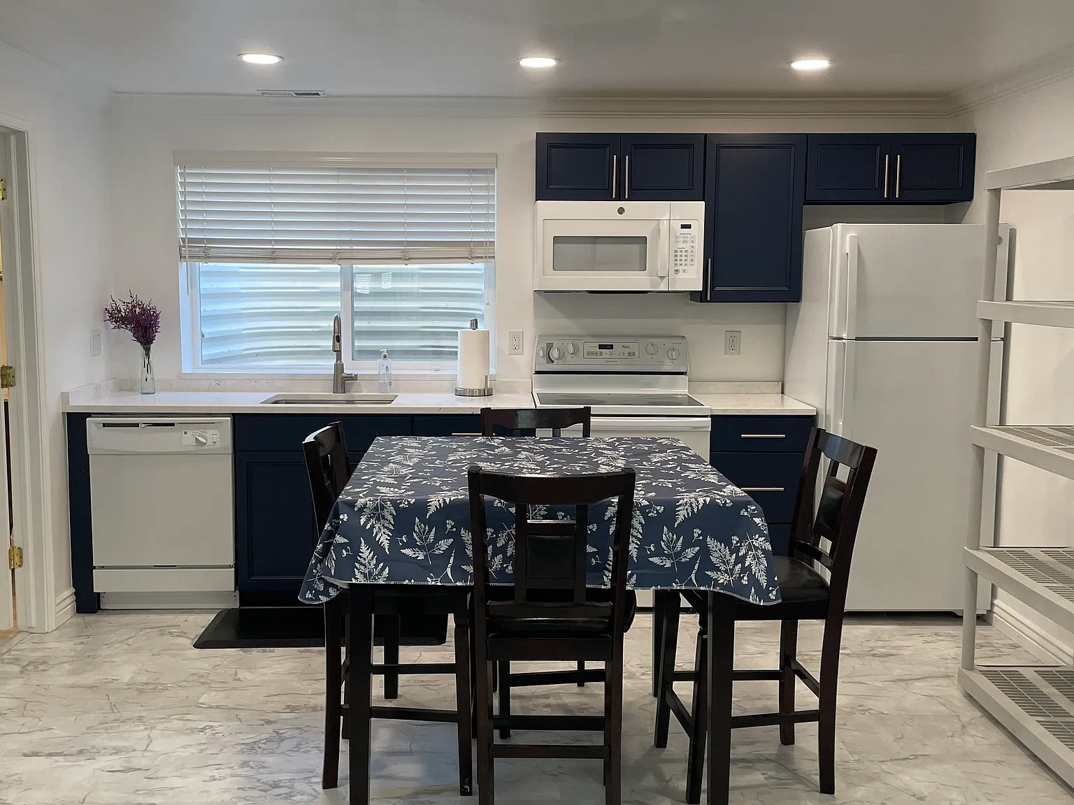 2 bed, 1300 sqft, $1,700 — Photo 3