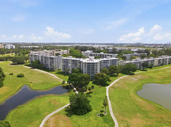 2681 S Course Dr APT 808, Pompano Beach, FL 33069