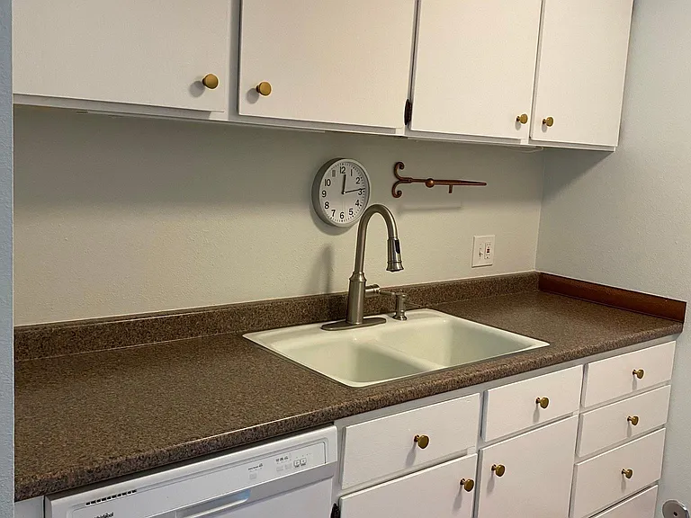 1170 S Foothill Dr #335 — Photo 14