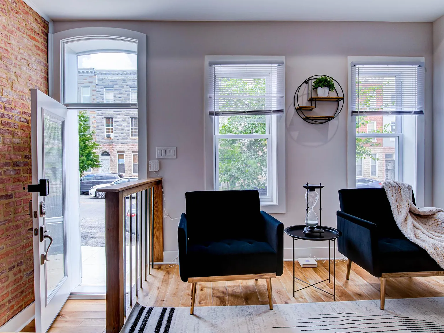 3 bed, 2700 sqft, $3,000 — Photo 1