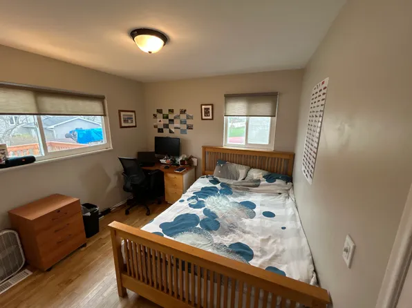 2130 Vassar Dr, Lansing, MI 48912