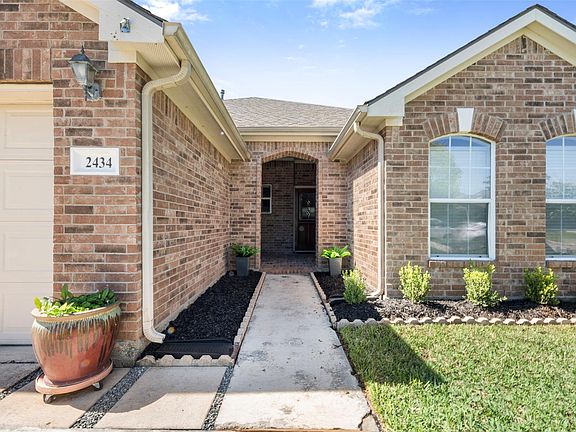 2nd image of 2434 Soledad Ridge Dr