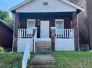 4652 Shirley Pl, Hills And Dales, MO 63115