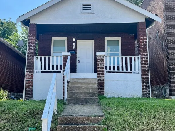 4652 Shirley Pl, Hills And Dales, MO 63115
