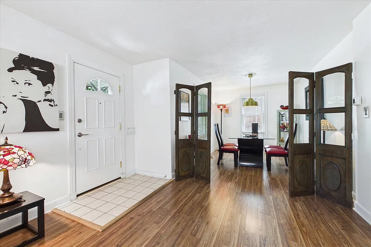 3 bed, 1170 sqft, $2,850 — Photo 4