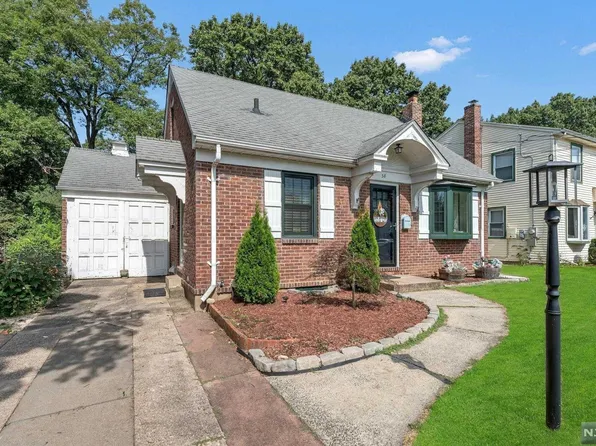 38 Forest Rd, Dumont, NJ 07628