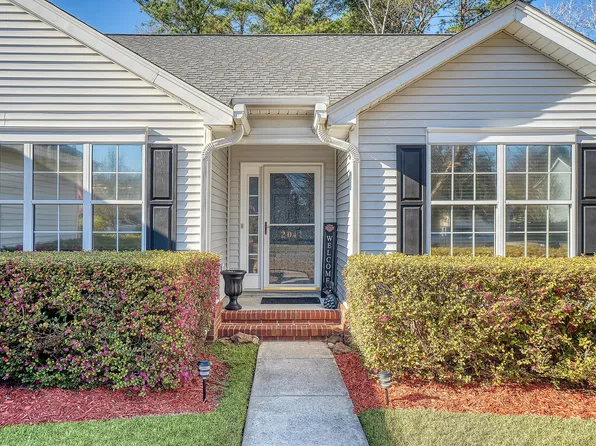 2041 Azalee Ln, Summerville, SC 29483