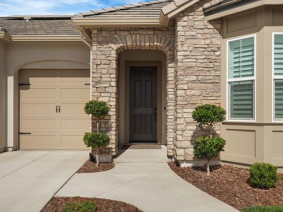 4th image of 2945 Coronado Dr