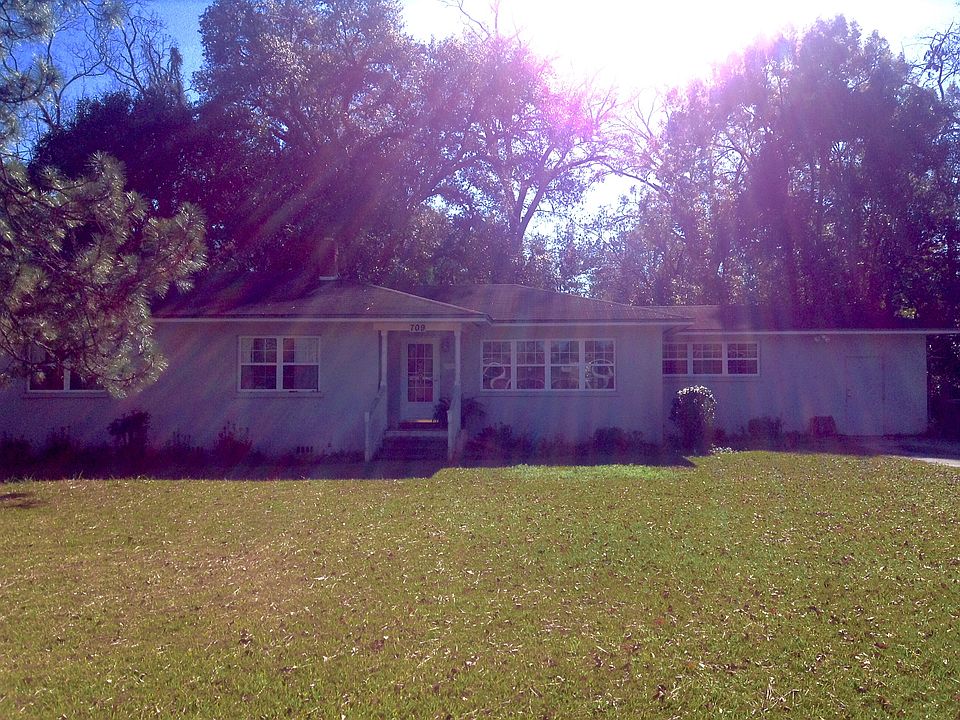 1st image of 709 Bivins Ave